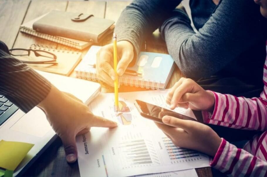 Assessment-Center erfolgreich bestehen: Die 5 häufigsten Prüfungs-Aufgaben Assessment-Center erfolgreich bestehen: Die 5 häufigsten Prüfungs-Aufgaben