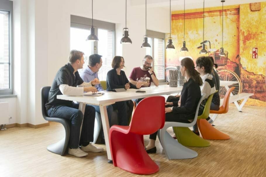2 X 4 Tipps für moderne Büro-Gestaltung: Der ideale Arbeitsplatz für Mitarbeiter-Bedürfnisse!