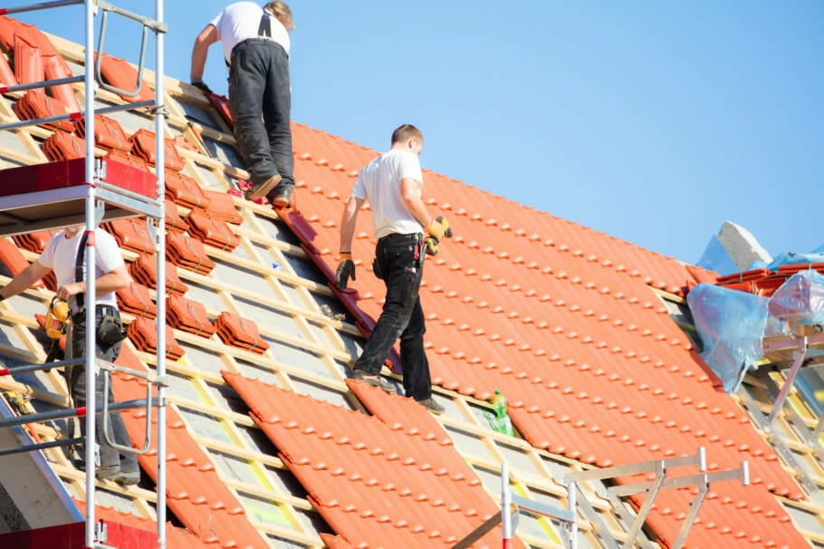 Arbeitsplatzsicherheit in Industrie & Büro: Das müssen Arbeitgeber gewährleisten!