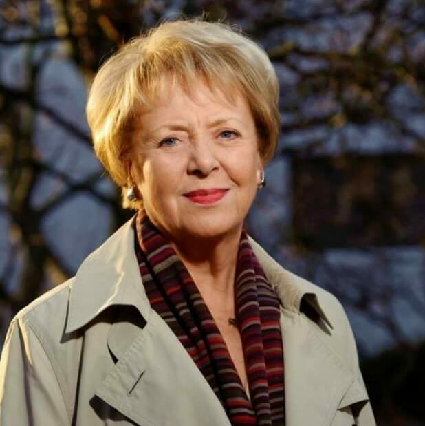 MEINUNG!plus Islands Ex-Staatschefin Vigdís Finnbogadóttir über Selbstbewusste Frauen & Weiterbildung MEINUNG!plus Islands Ex-Staatschefin Vigdís Finnbogadóttir über Selbstbewusste Frauen & Weiterbildung